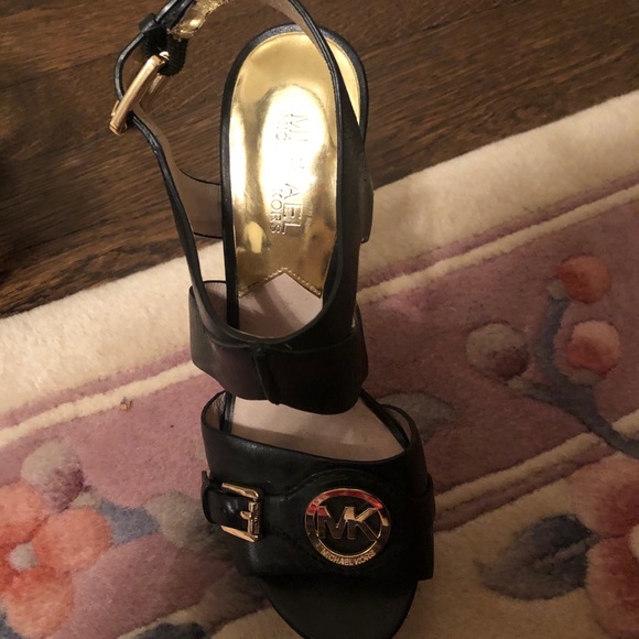 7.5 Michel Kors black Pump Sandals - Picture 6 of 8
